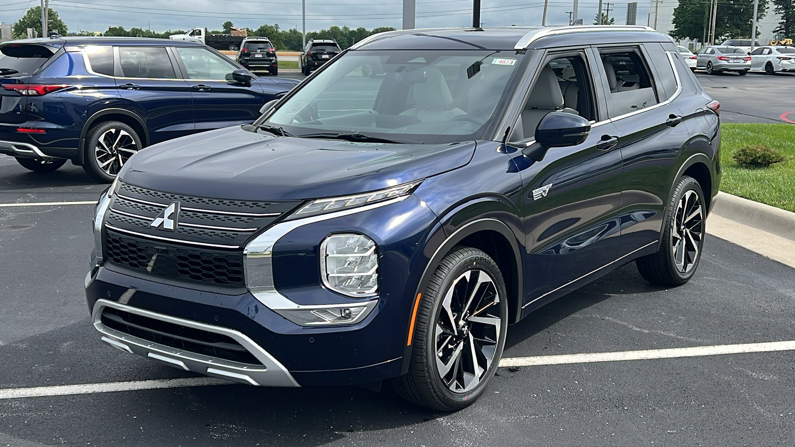 2024 Mitsubishi Outlander Plug-In Hybrid SEL 3