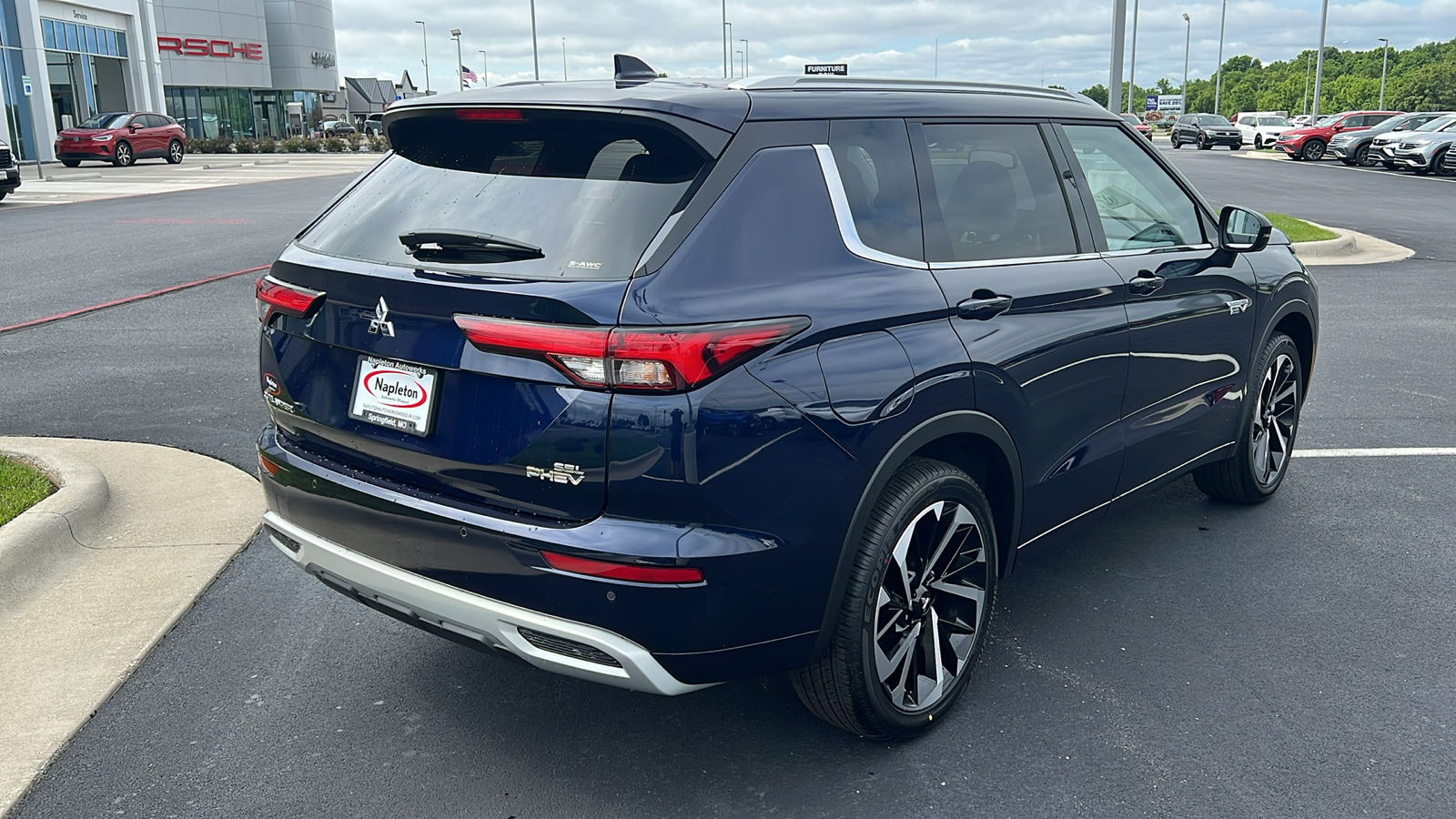 2024 Mitsubishi Outlander Plug-In Hybrid SEL 12