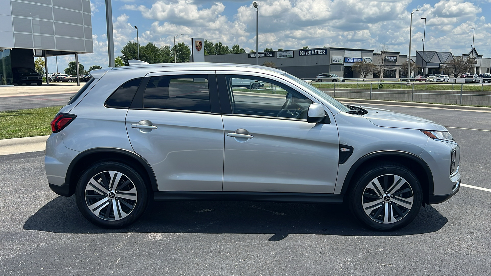 2024 Mitsubishi Outlander Sport ES 12