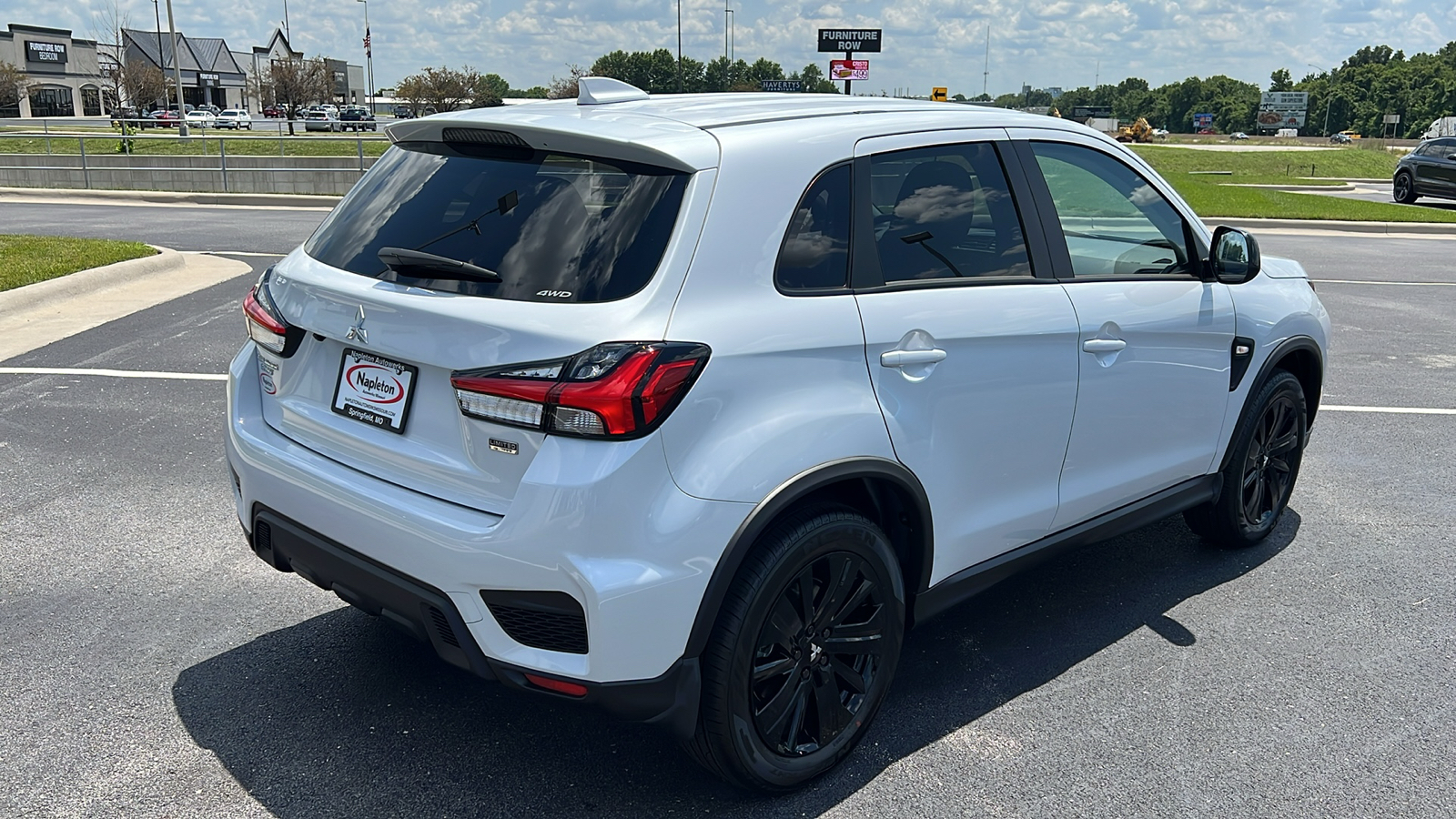 2024 Mitsubishi Outlander Sport LE 12