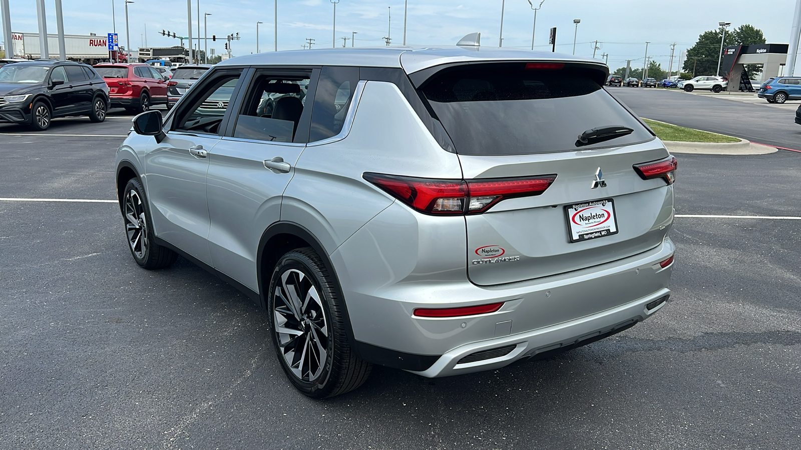 2024 Mitsubishi Outlander SE 4