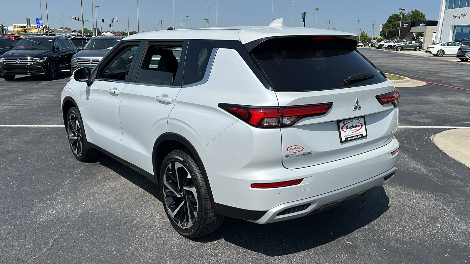 2024 Mitsubishi Outlander SE 4