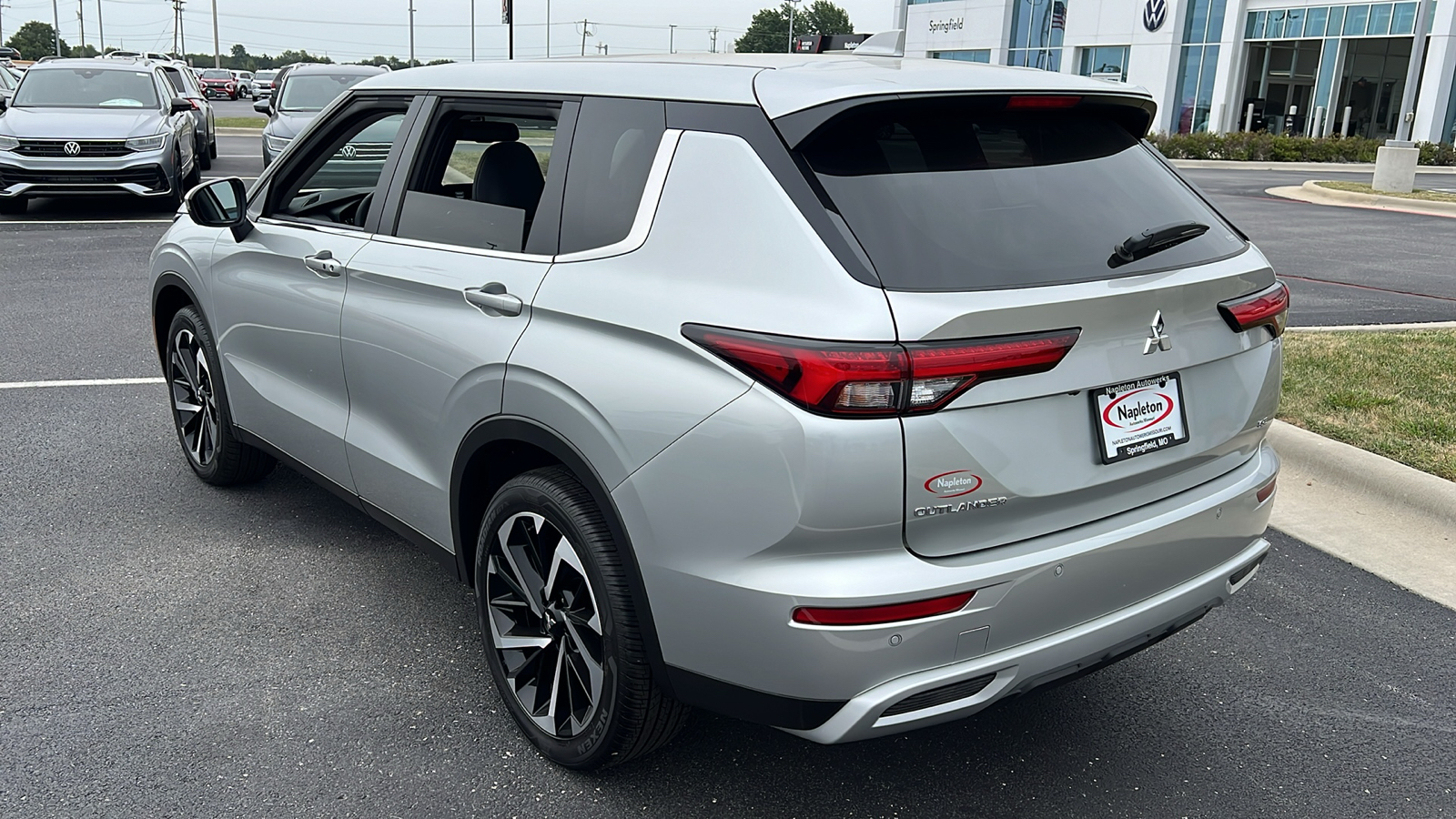 2024 Mitsubishi Outlander SE 4