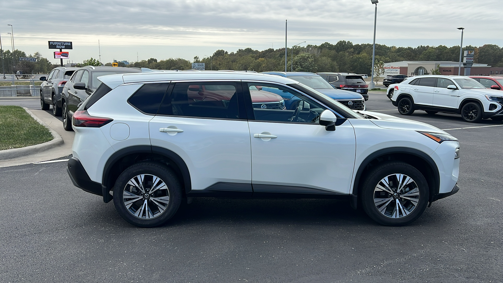 2021 Nissan Rogue SV 6