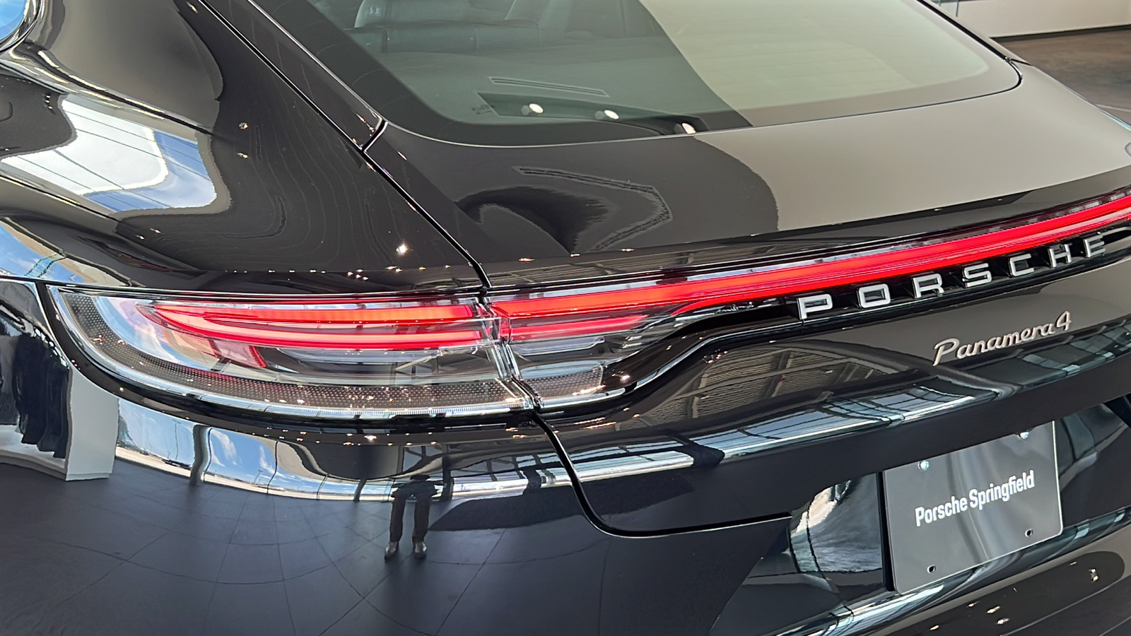 2023 Porsche Panamera  12