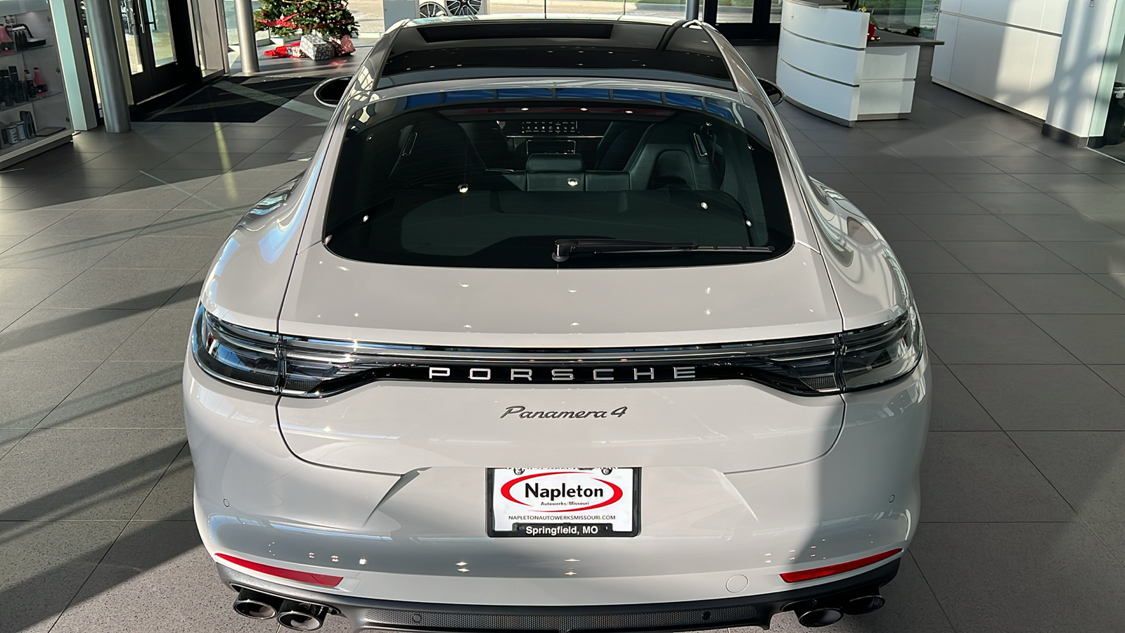 2023 Porsche Panamera  9