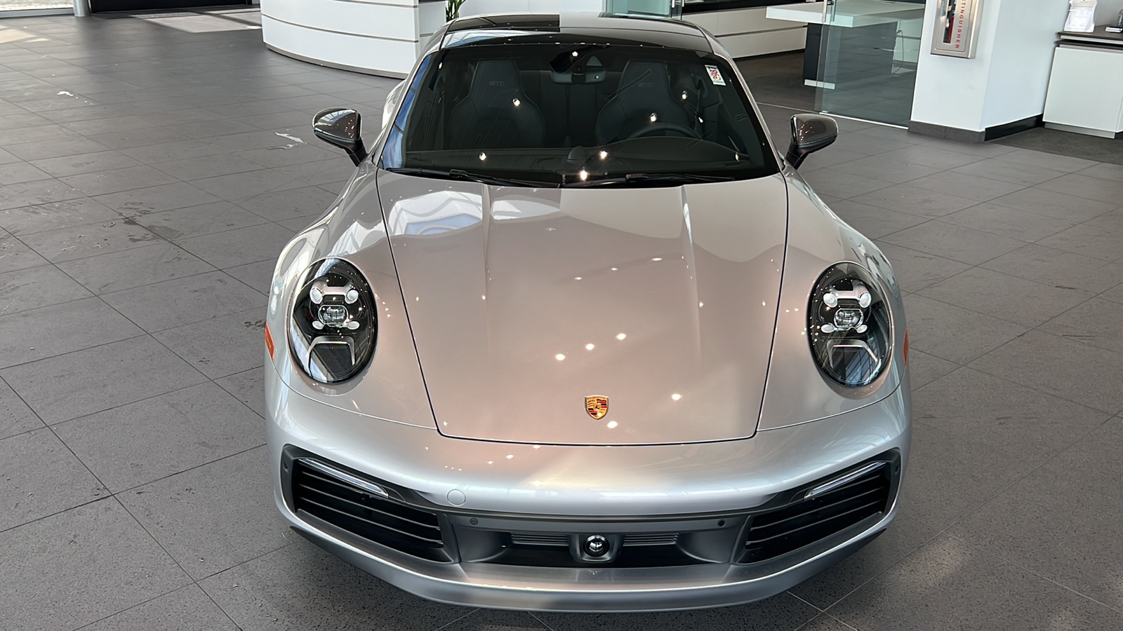 2024 Porsche 911 Carrera 2