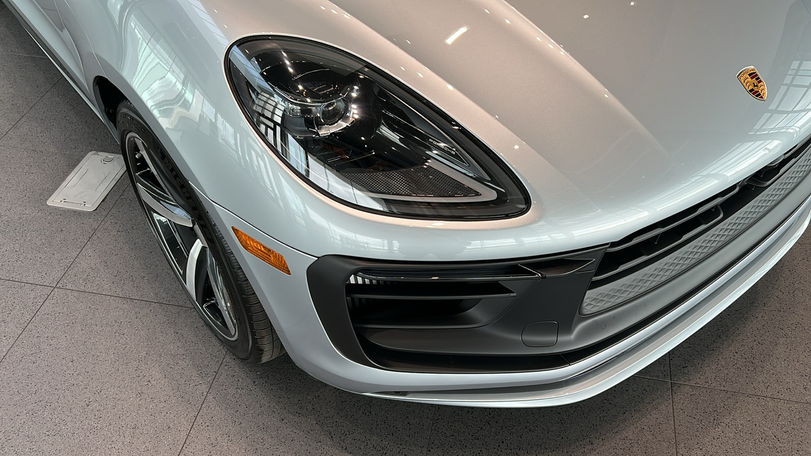2024 Porsche Macan GTS 3