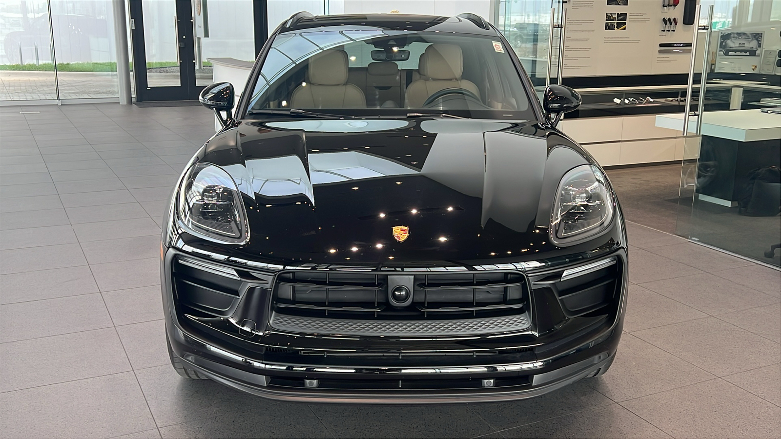 2024 Porsche Macan  3