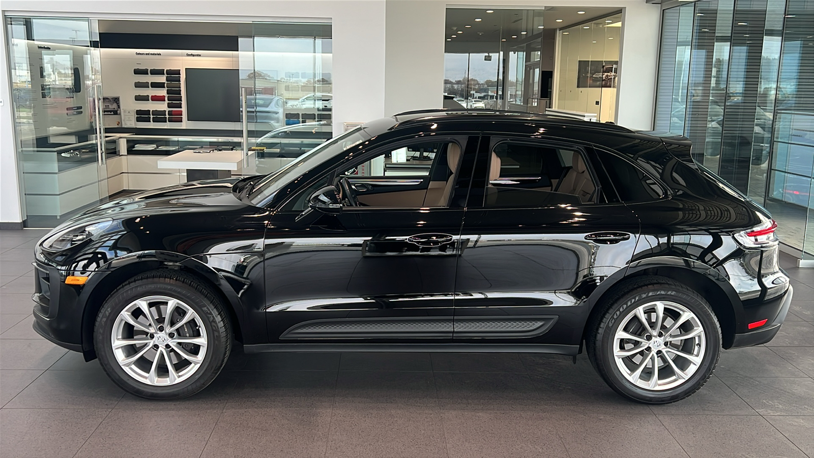 2024 Porsche Macan  6