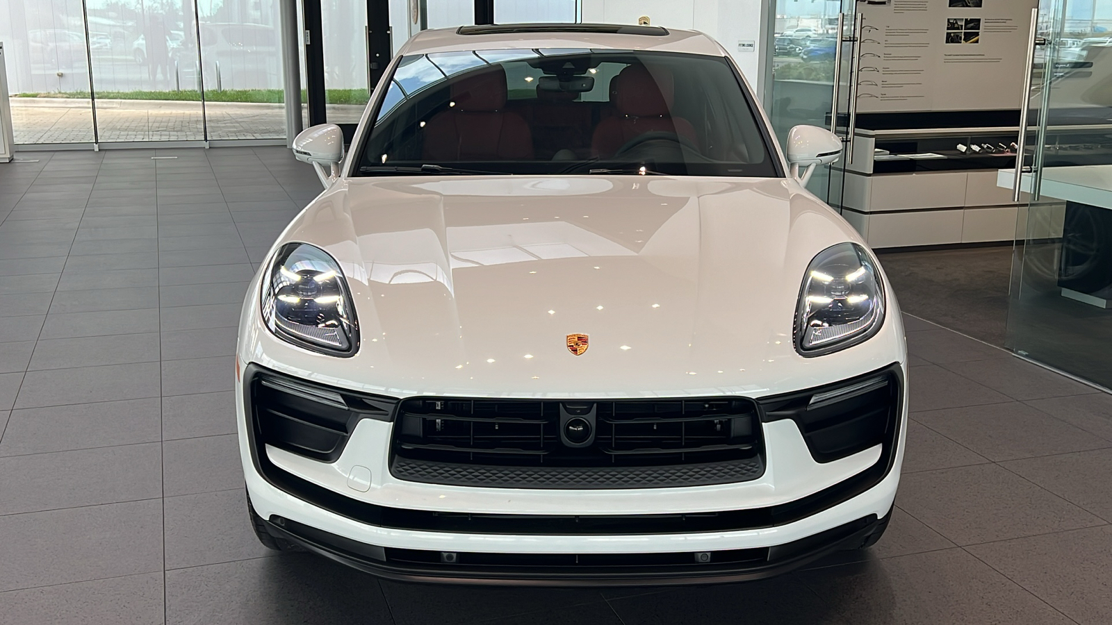 2024 Porsche Macan Base 3