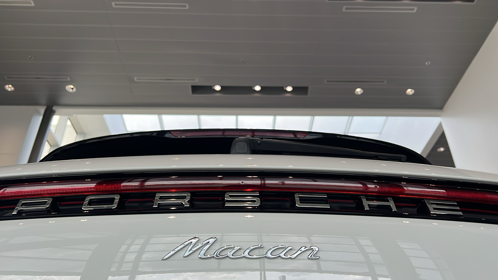 2024 Porsche Macan Base 13