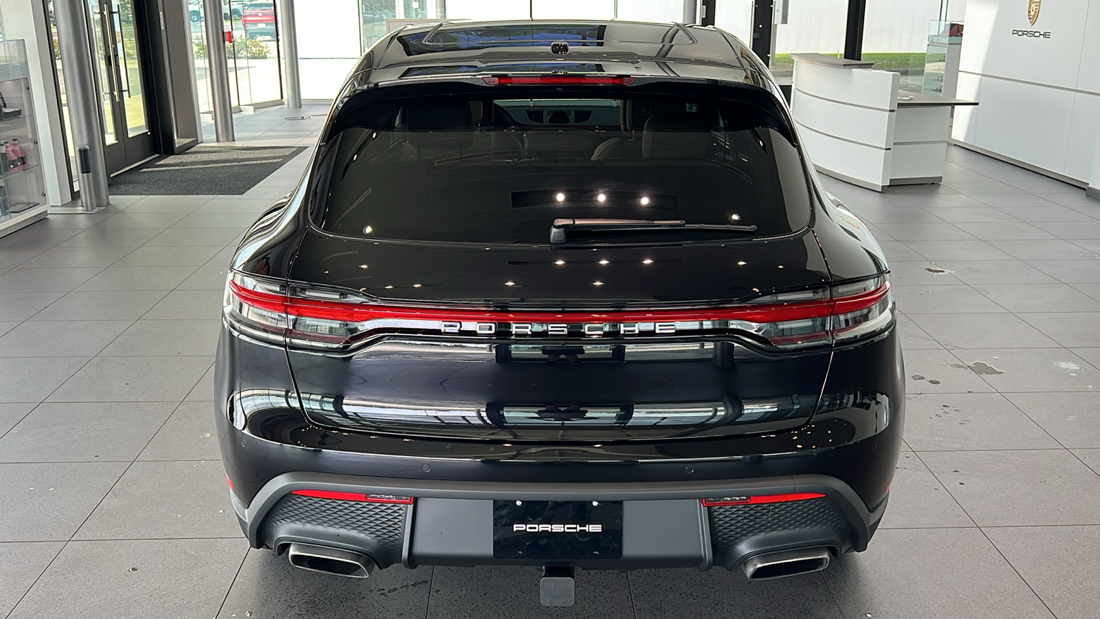 2024 Porsche Macan Base 10