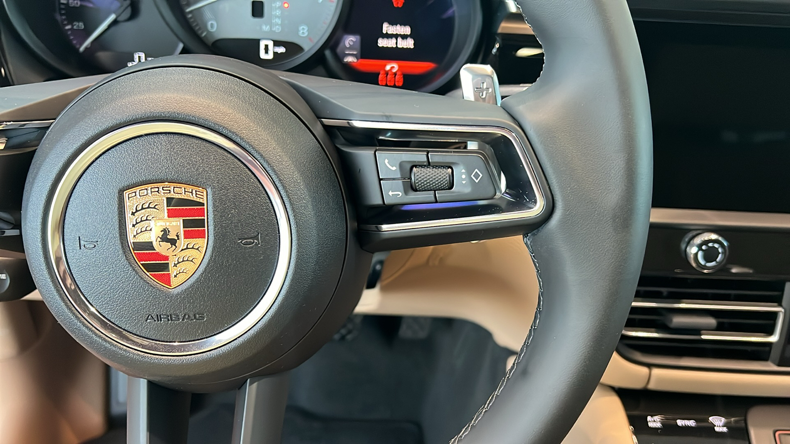 2024 Porsche Macan S 29