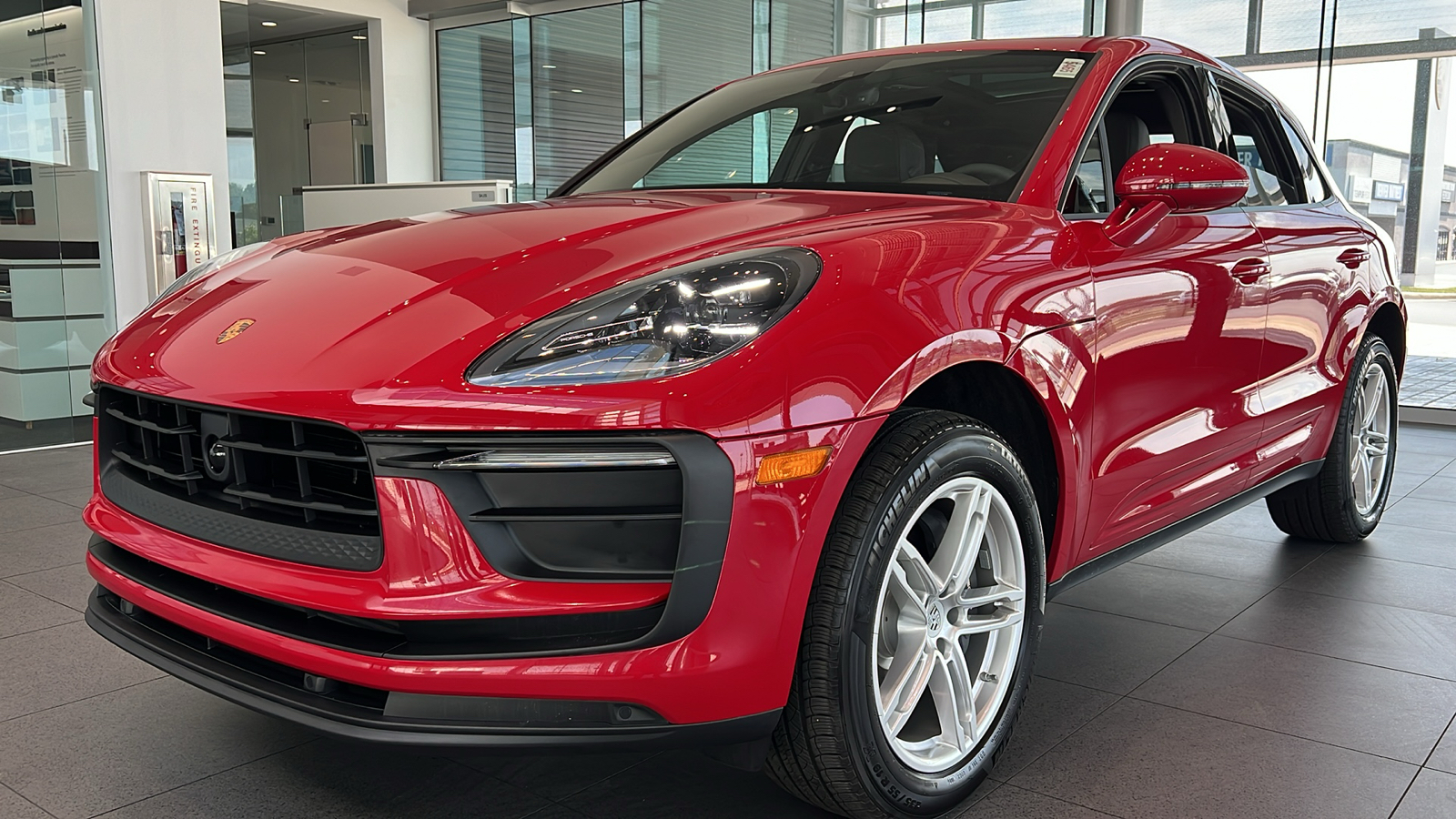 2024 Porsche Macan Base 1