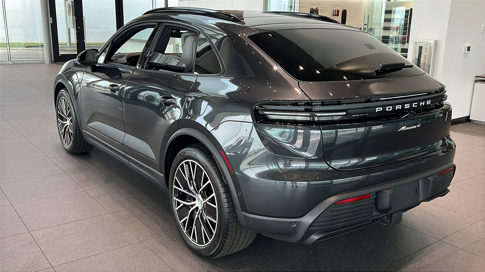 2024 Porsche Macan 4 Electric 9