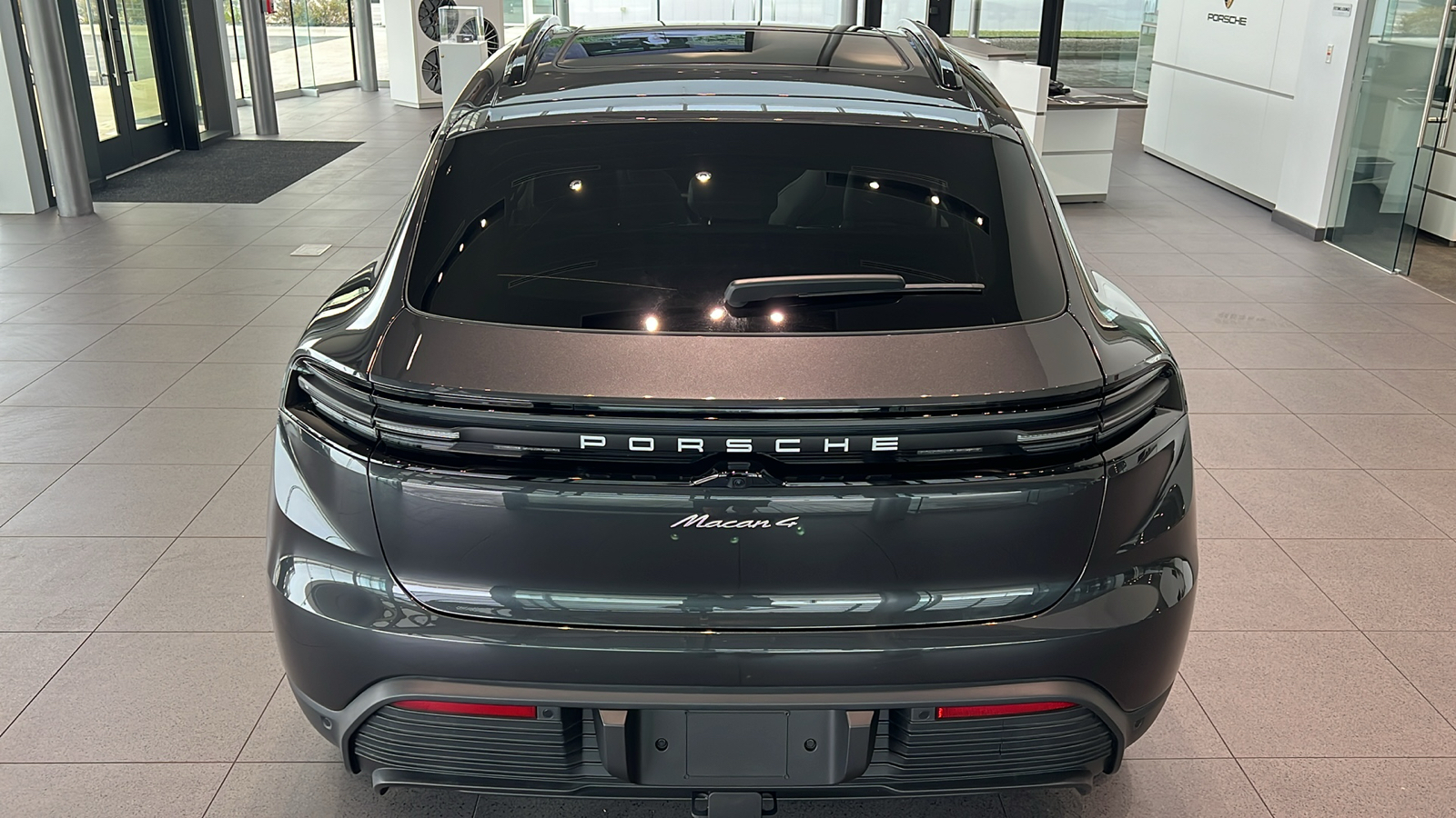 2024 Porsche Macan 4 Electric 10