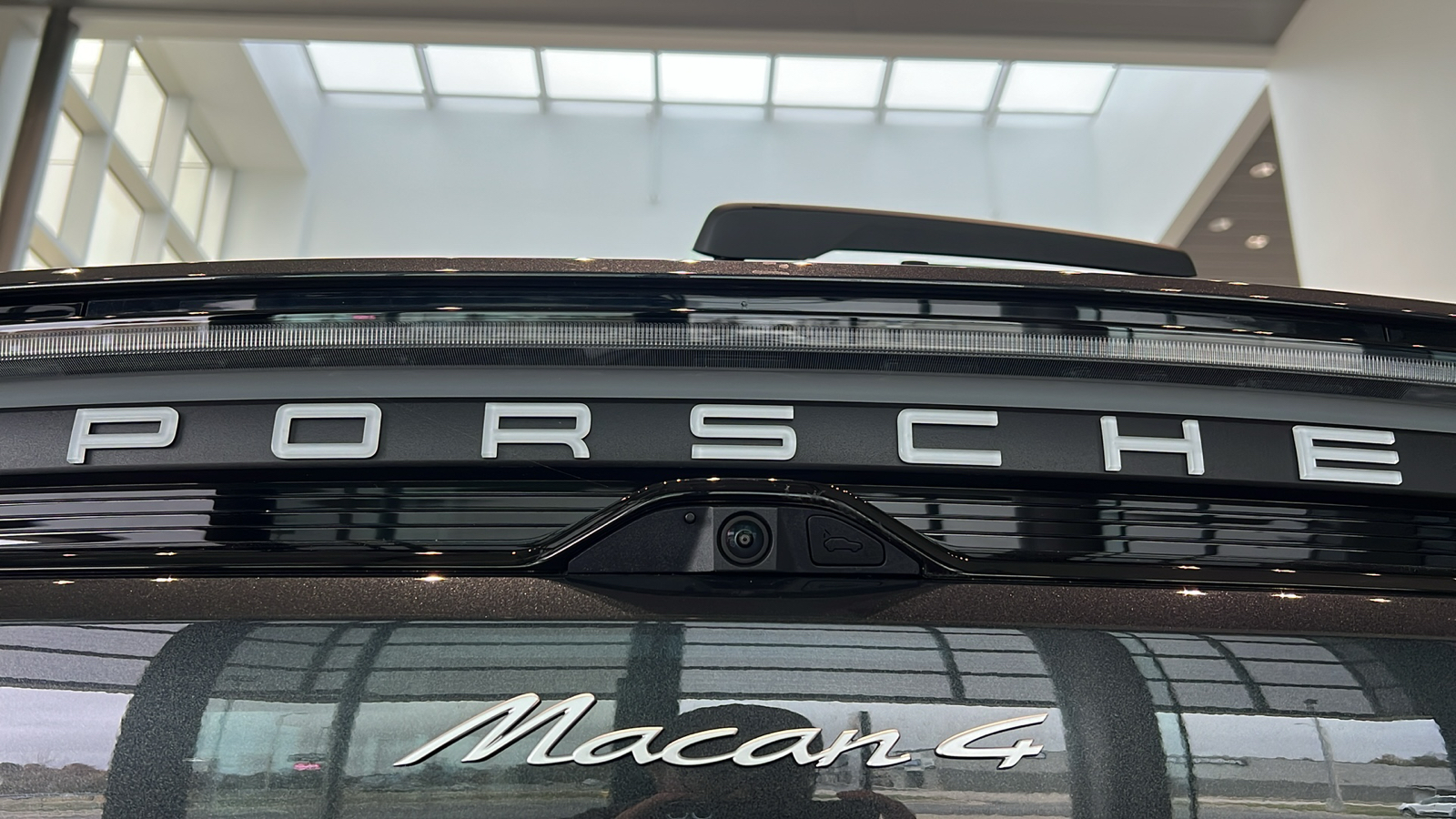 2024 Porsche Macan 4 Electric 13