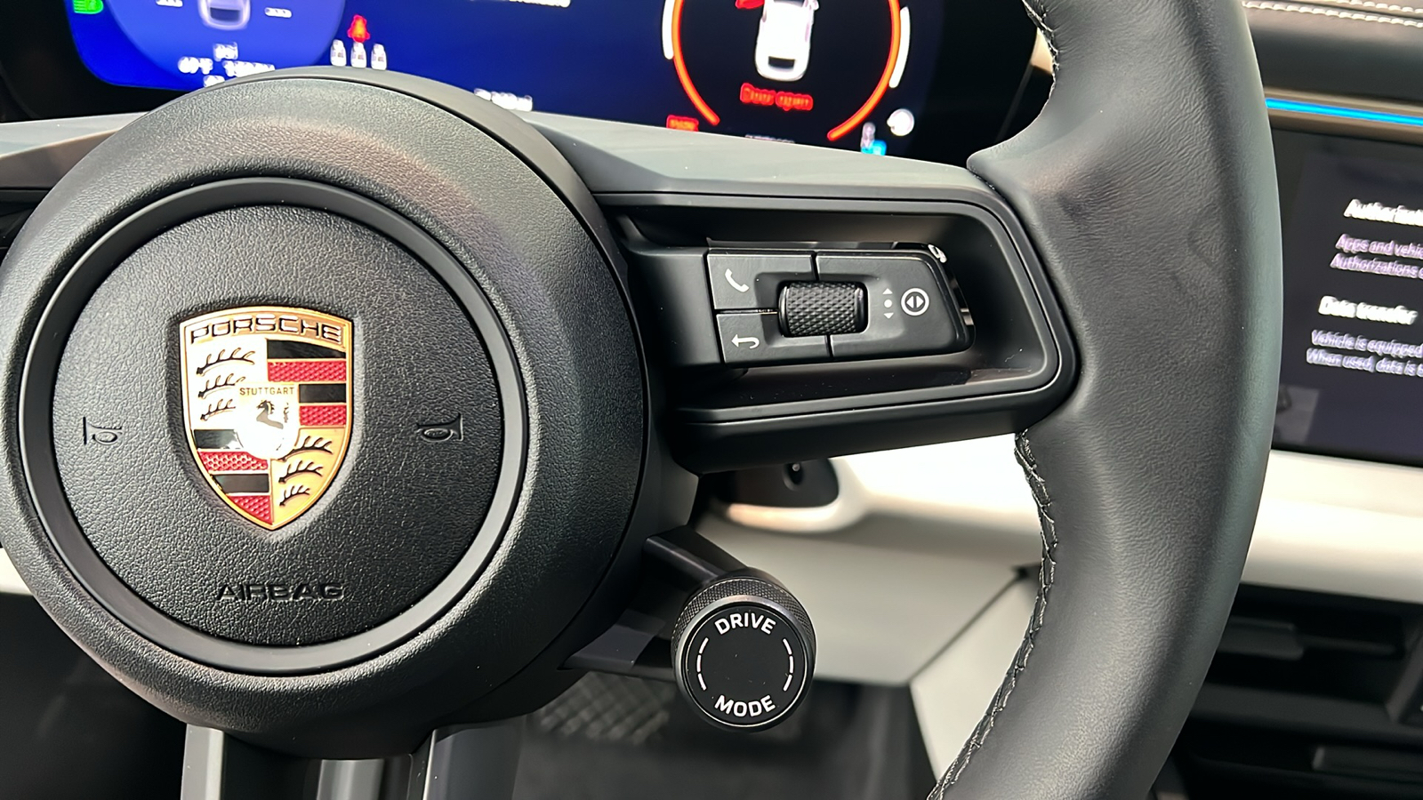 2024 Porsche Macan 4 Electric 30