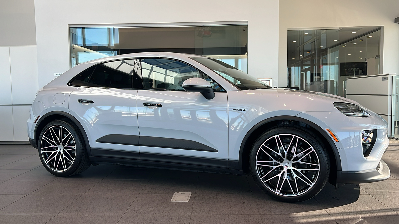 2024 Porsche Macan 4 Electric 2