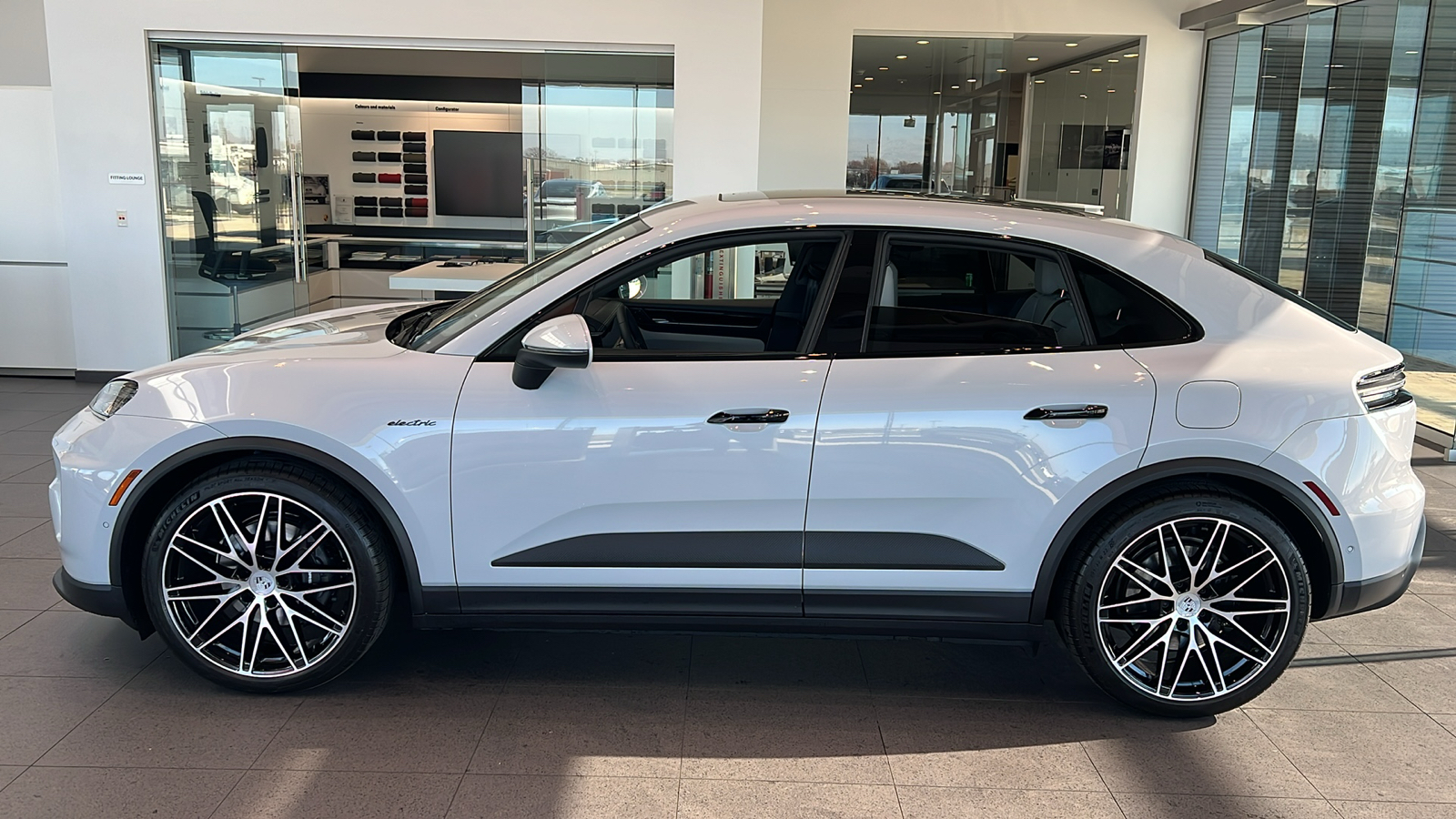 2024 Porsche Macan 4 Electric 7