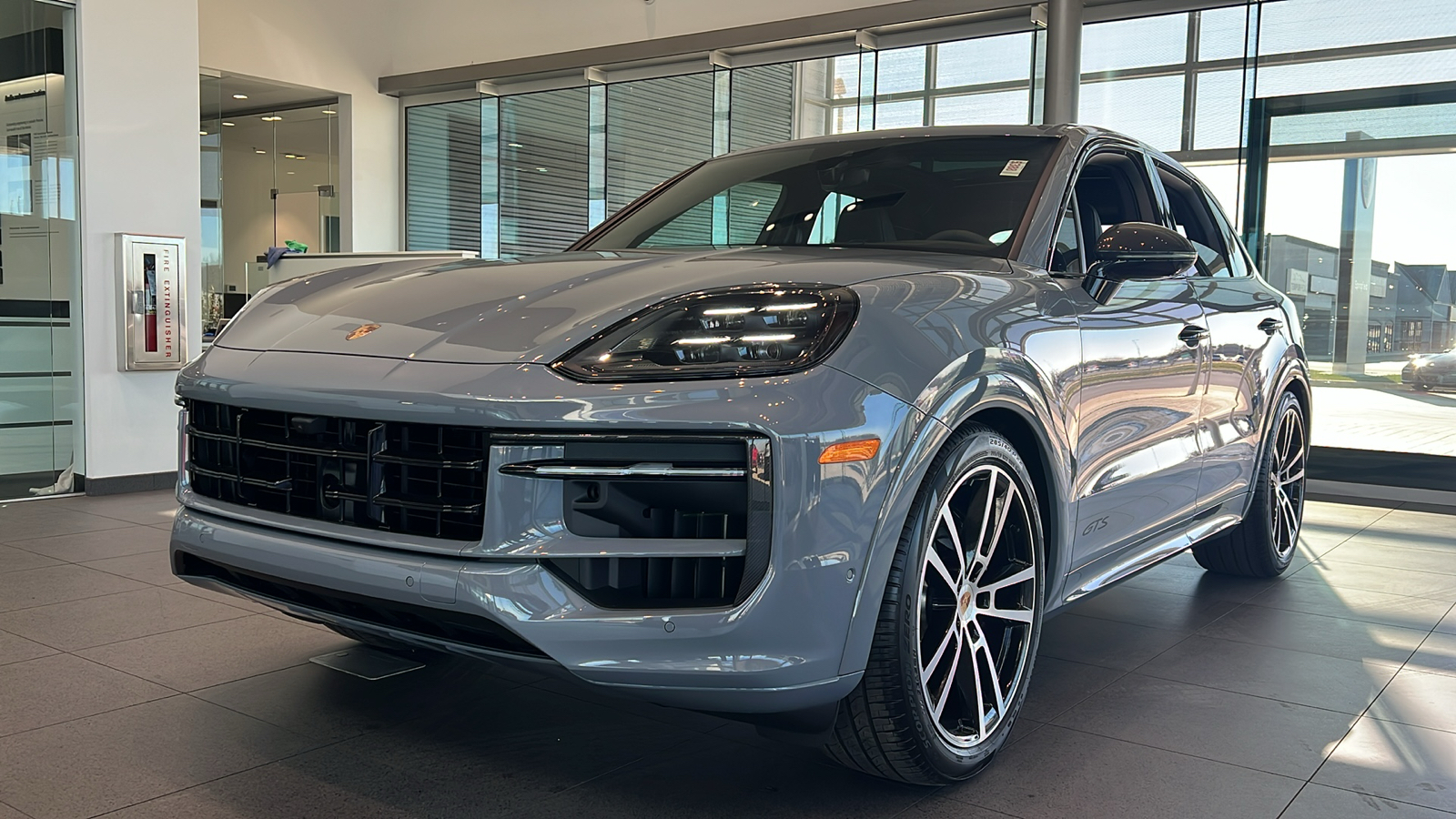 2025 Porsche Cayenne GTS 1