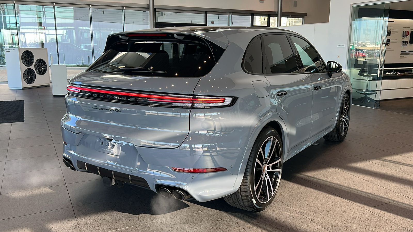 2025 Porsche Cayenne GTS 16