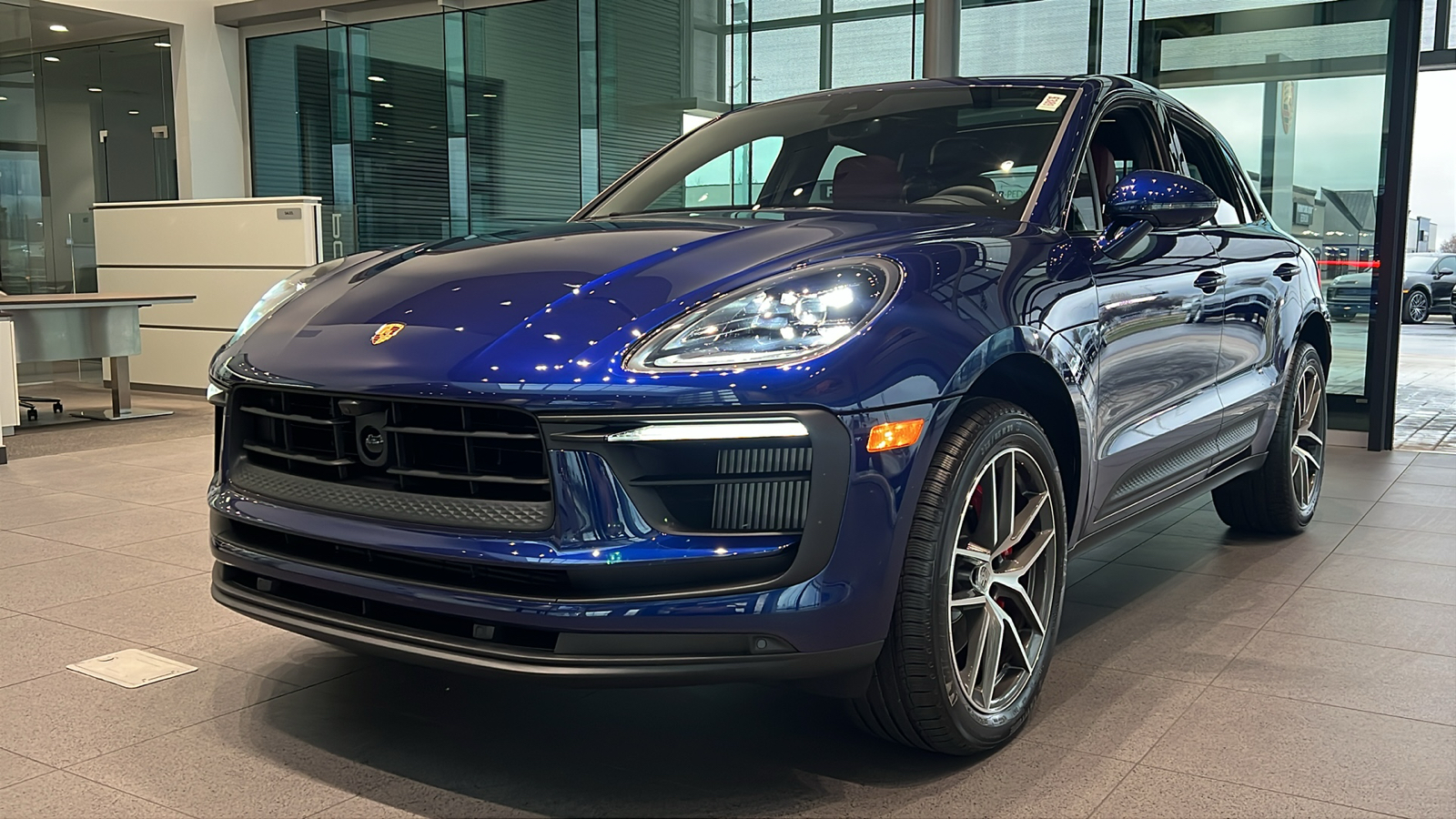 2025 Porsche Macan S 1