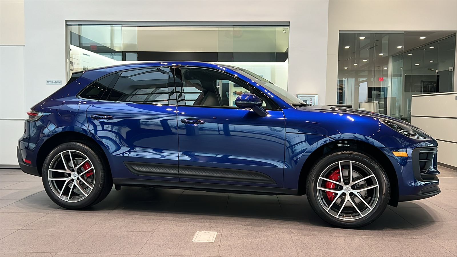 2025 Porsche Macan S 2