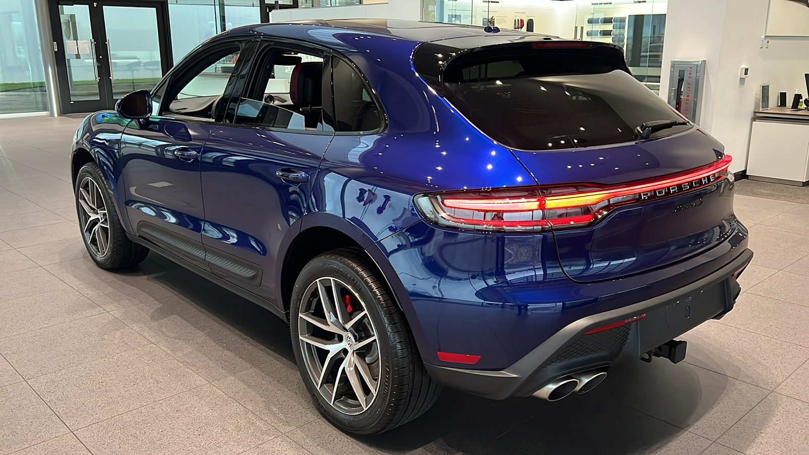 2025 Porsche Macan S 9