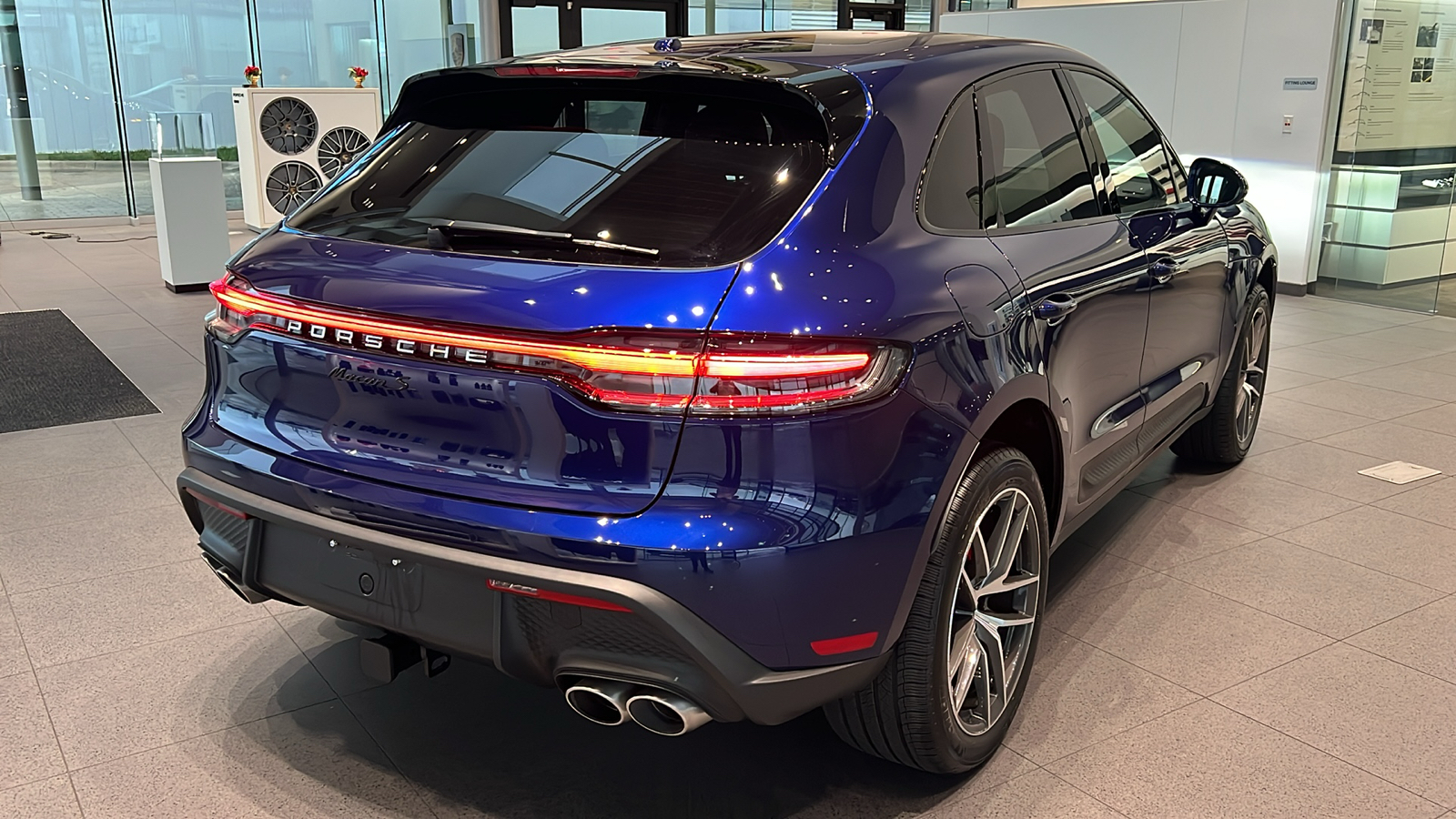 2025 Porsche Macan S 16