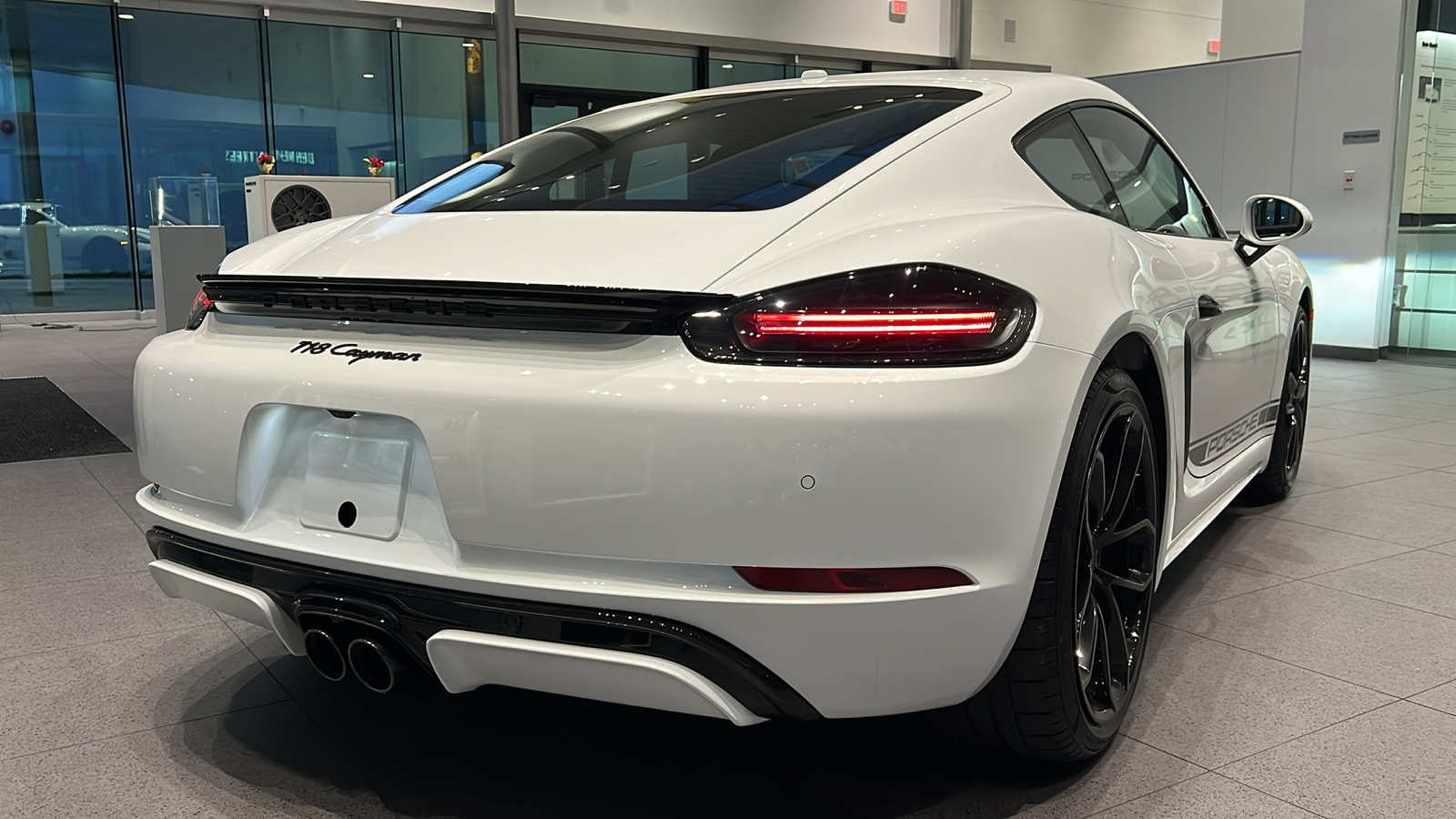 2025 Porsche 718 Cayman Base 14