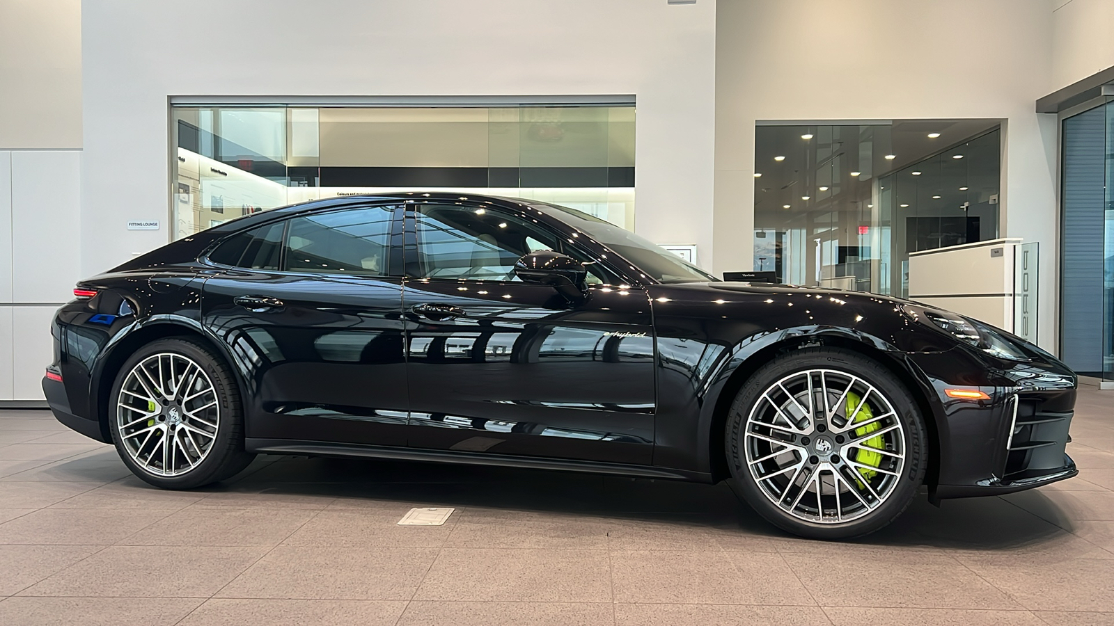 2025 Porsche Panamera 4 E-Hybrid 2