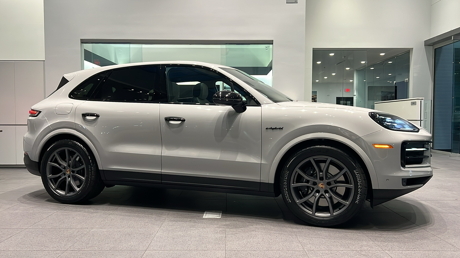 2025 Porsche Cayenne S E-Hybrid 2