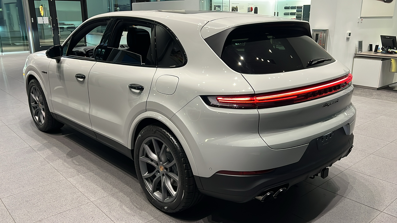 2025 Porsche Cayenne S E-Hybrid 9