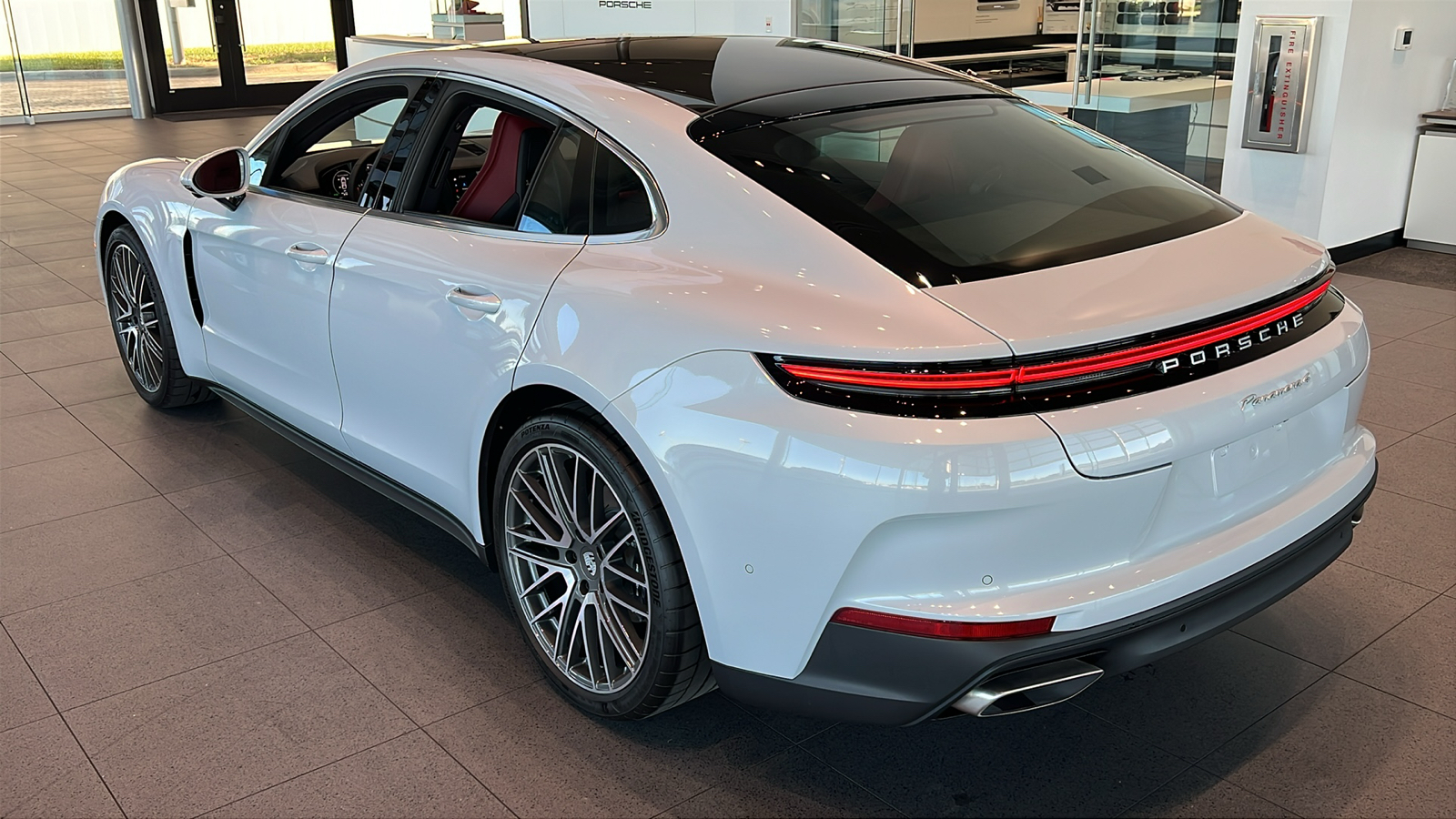 2025 Porsche Panamera Base 9