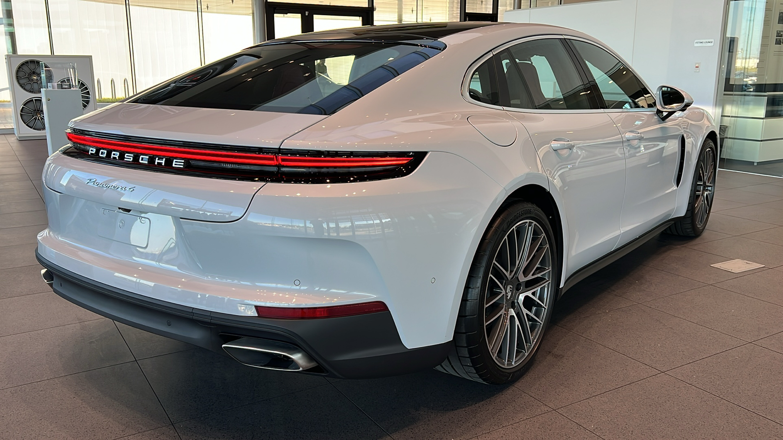 2025 Porsche Panamera Base 16