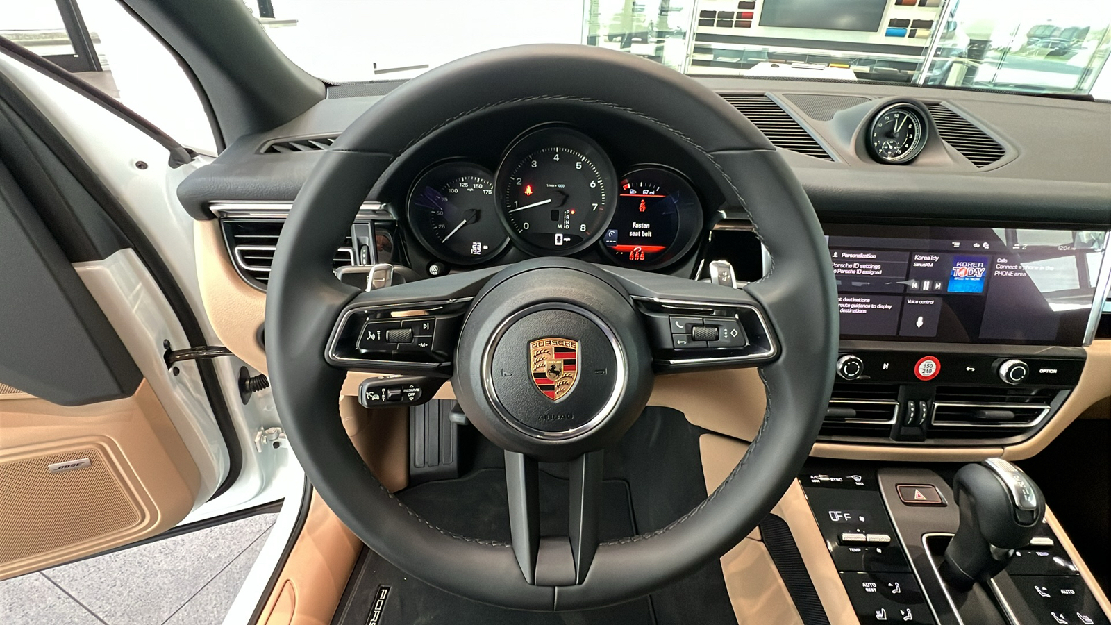 2025 Porsche Macan Base 28