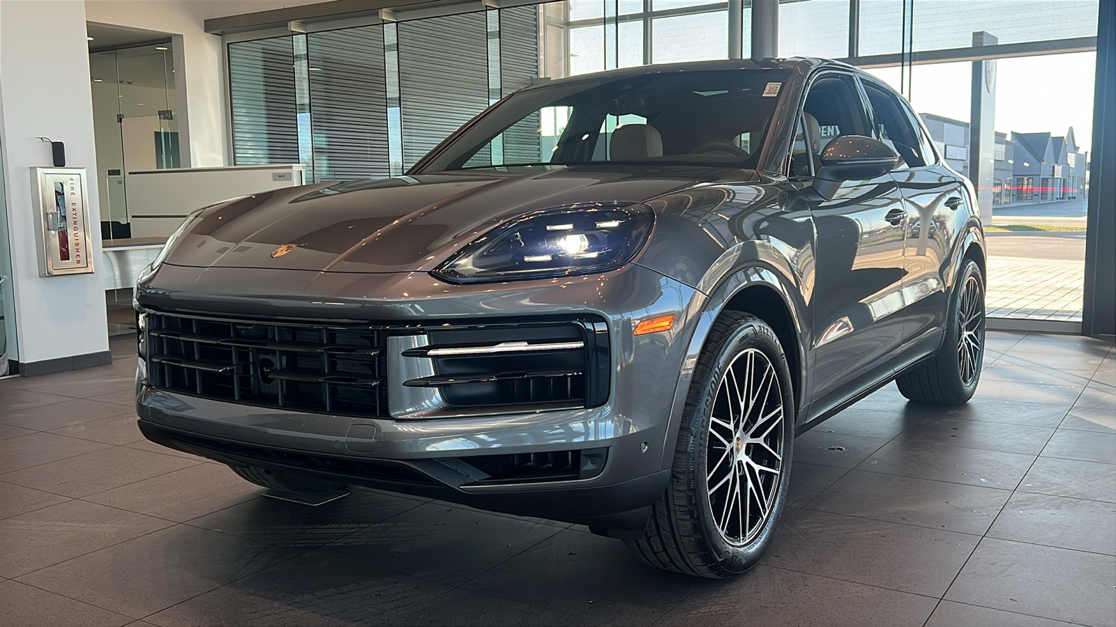 2025 Porsche Cayenne Base 1