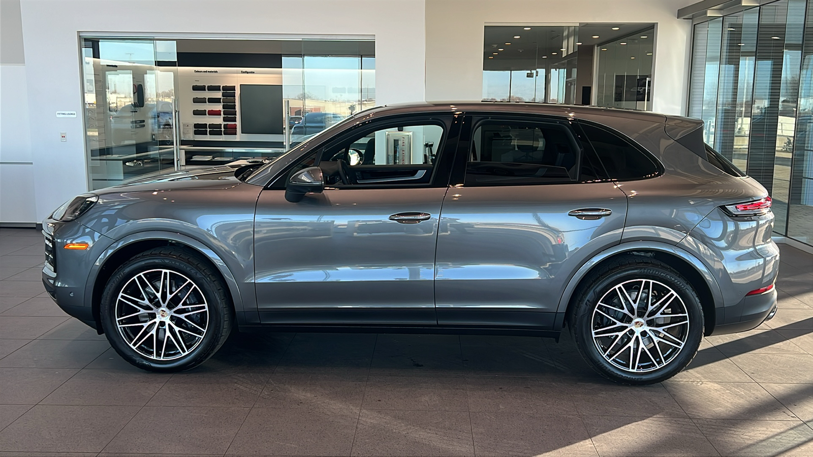 2025 Porsche Cayenne Base 8