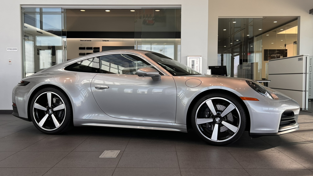 2025 Porsche 911  2