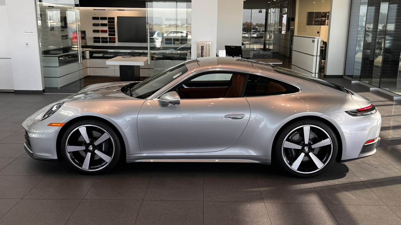 2025 Porsche 911  7