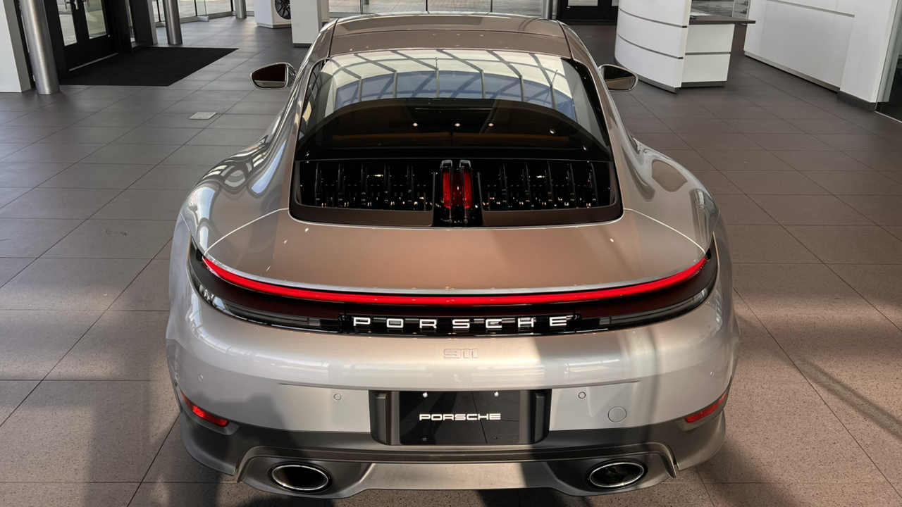 2025 Porsche 911  10