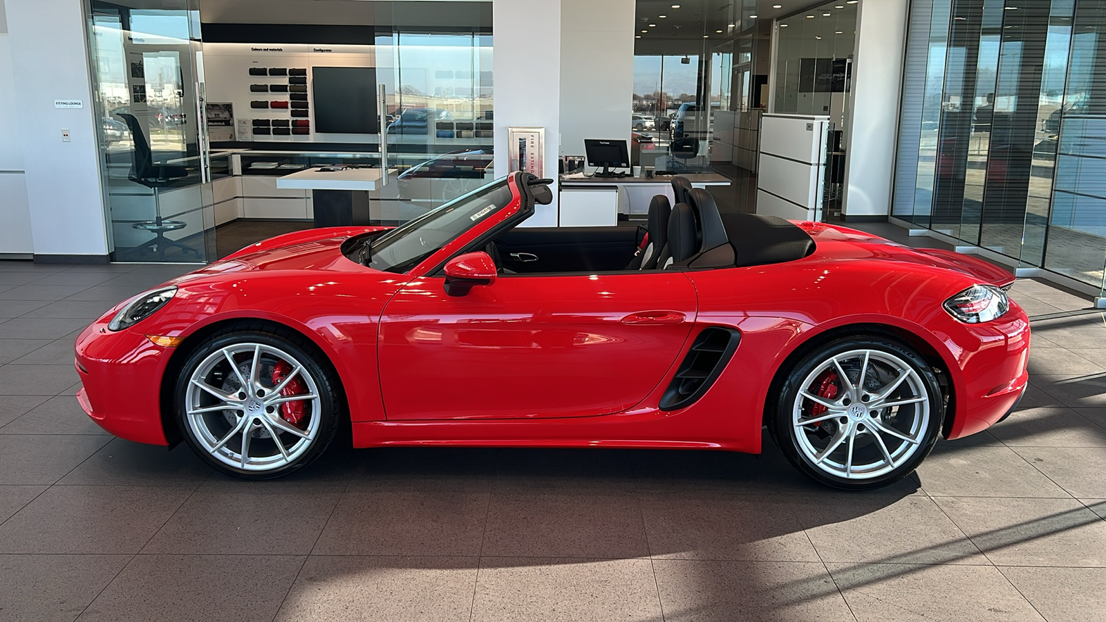 2025 Porsche 718 Boxster S 7