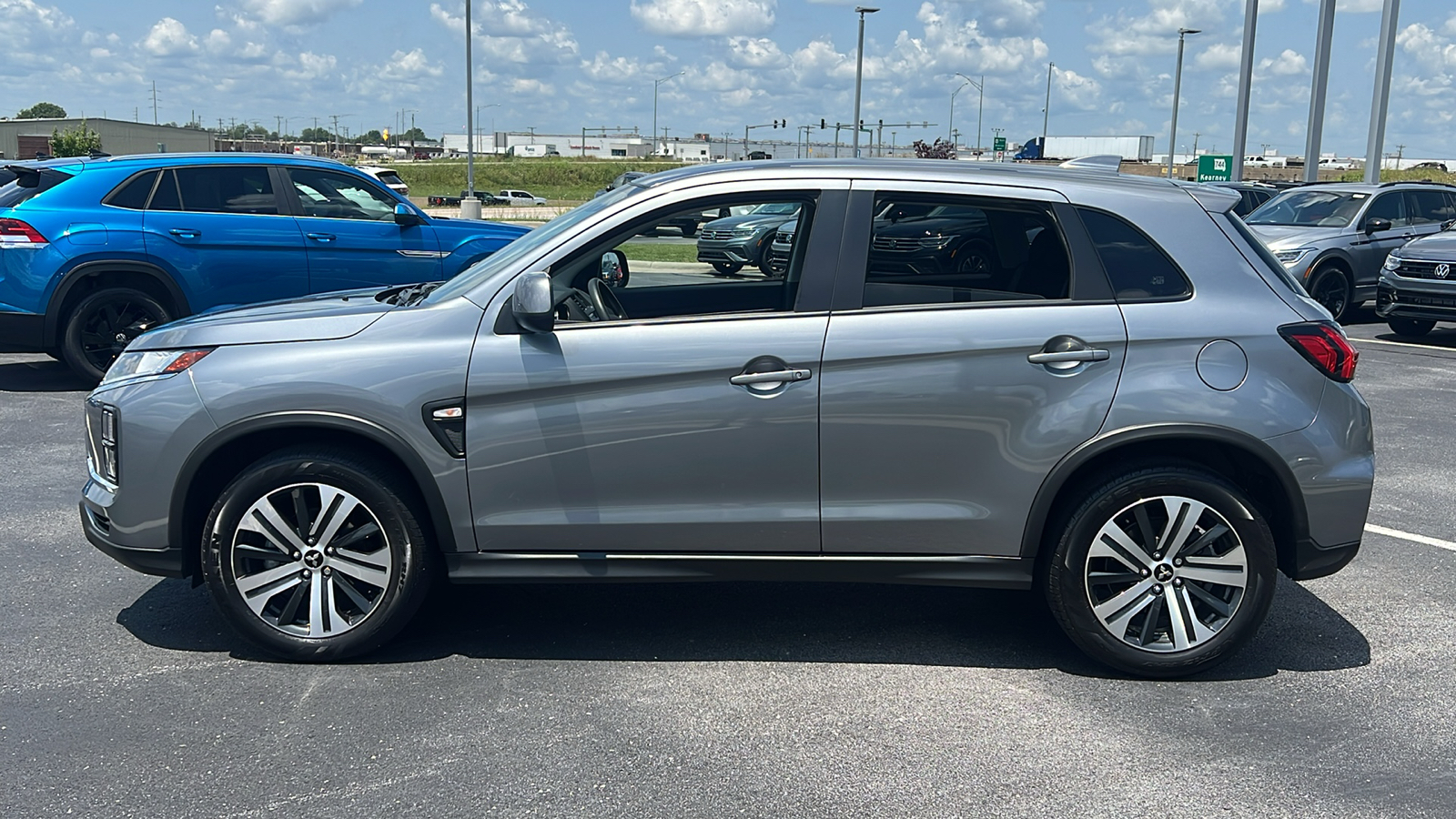 2023 Mitsubishi Outlander Sport ES 4