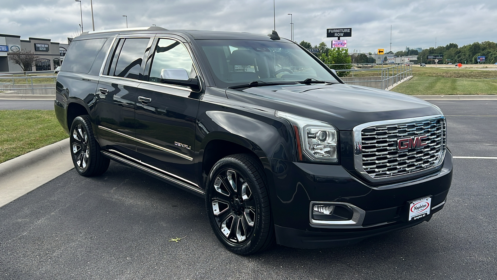 2020 GMC Yukon XL Denali 9