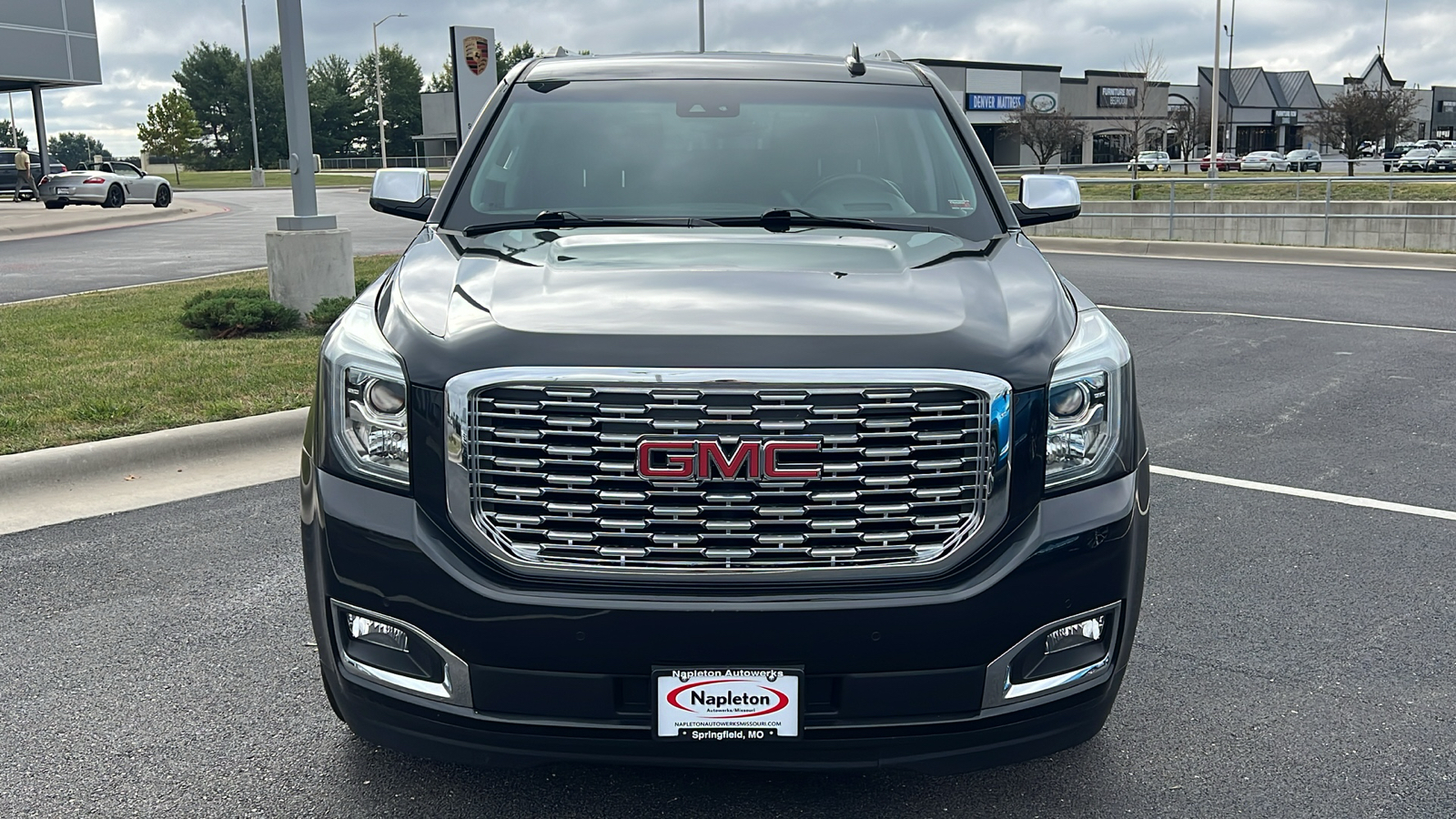 2020 GMC Yukon XL Denali 10