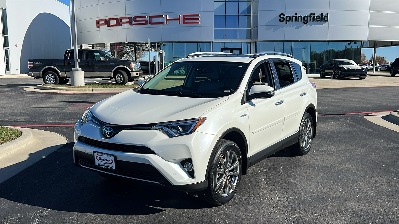 2017 Toyota RAV4 Hybrid Limited 1