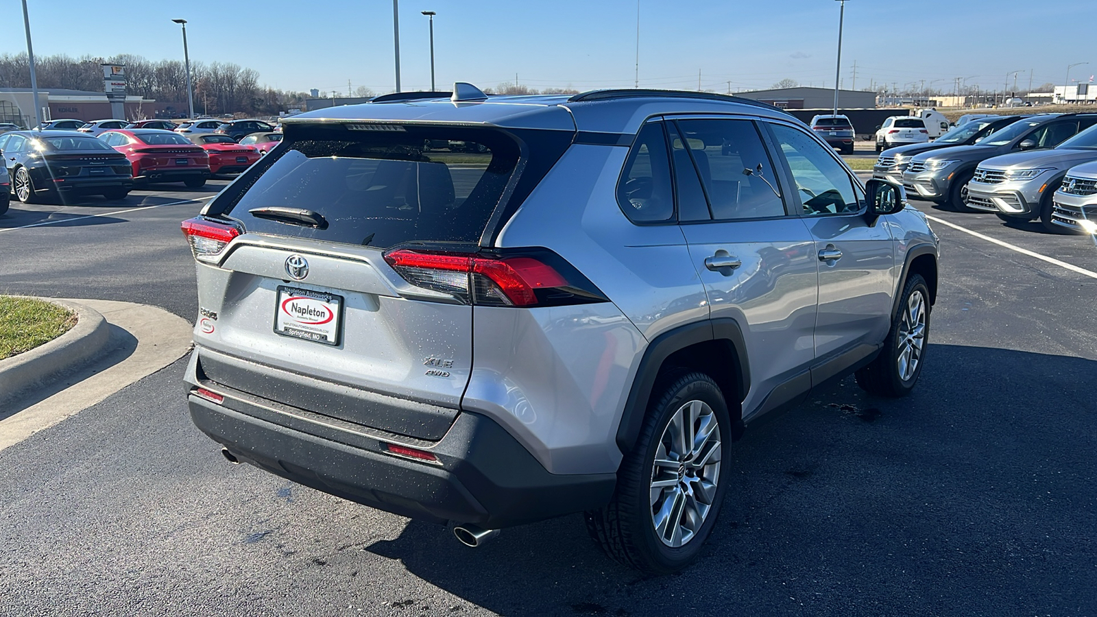 2022 Toyota RAV4 XLE Premium 8