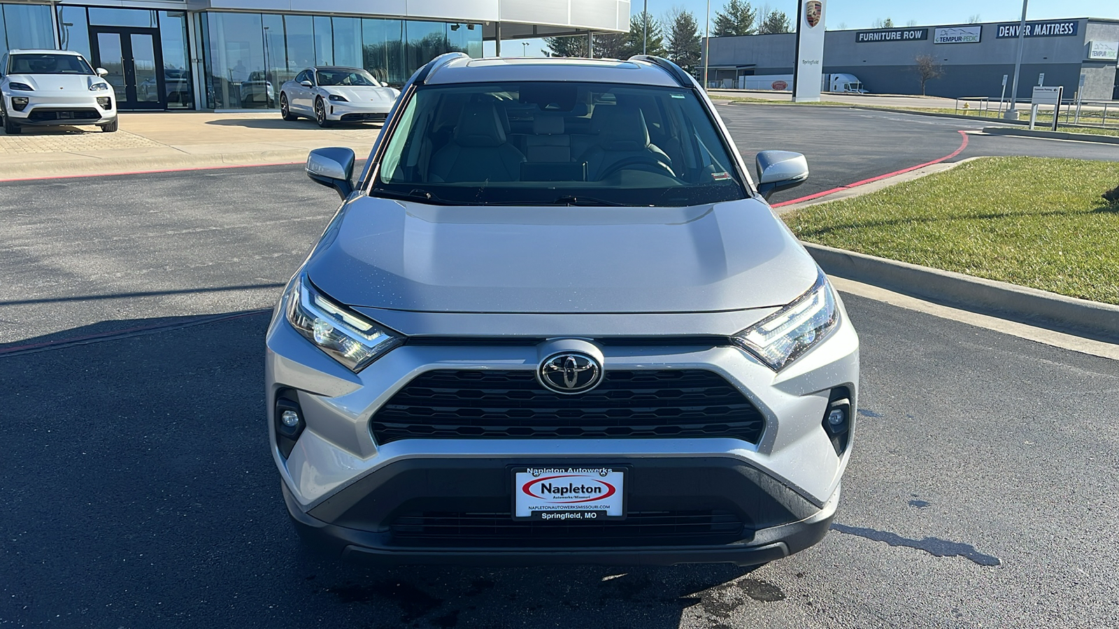 2022 Toyota RAV4 XLE Premium 11